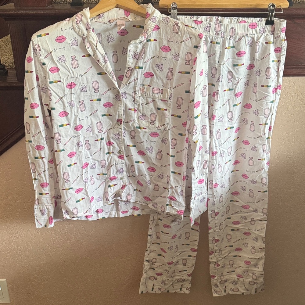 Victoria's Secret Women’s XS Pajama Set - Pink and White Makeup Perfume Print